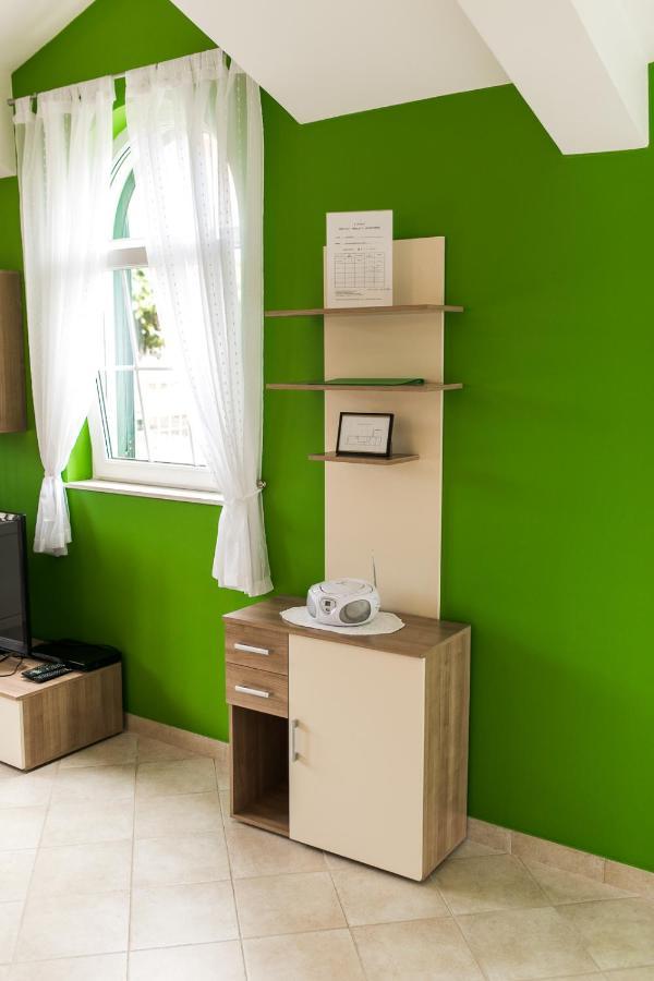 Apartments Lupus Vodice Eksteriør bilde