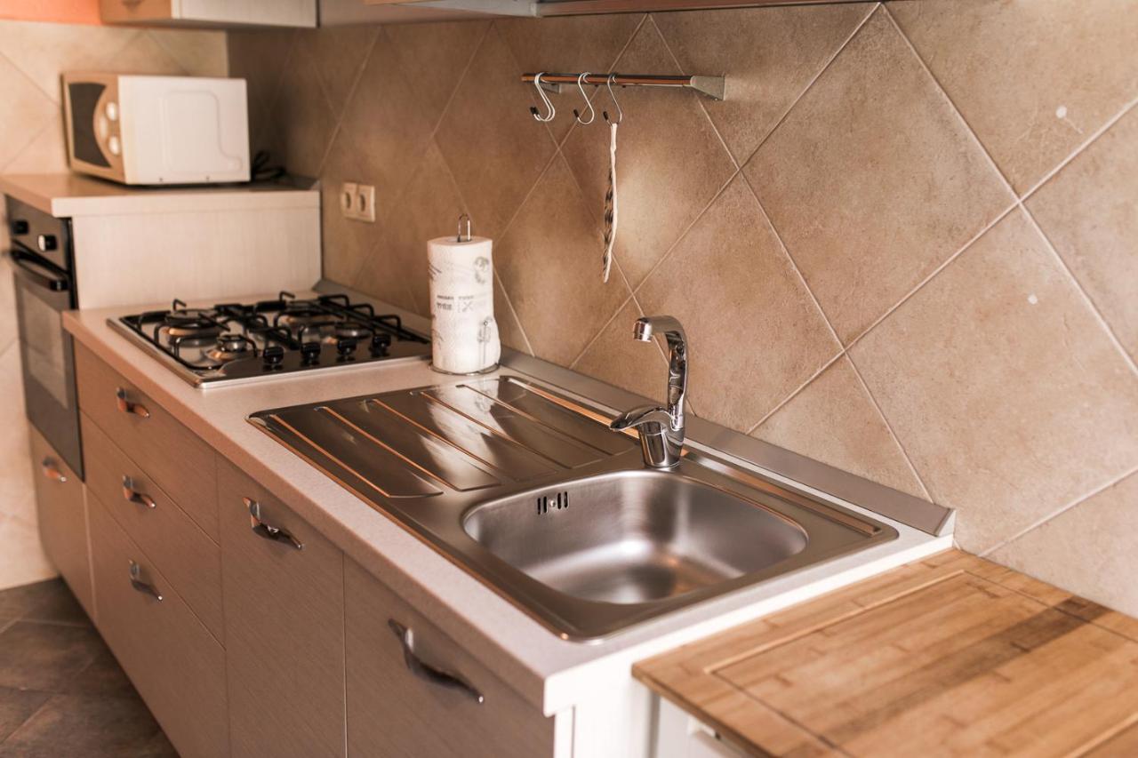 Apartments Lupus Vodice Eksteriør bilde