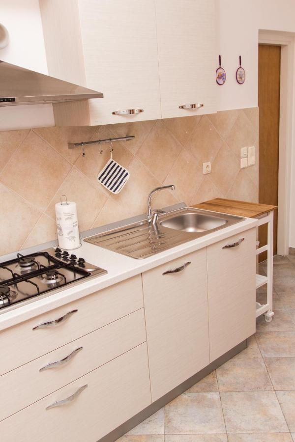 Apartments Lupus Vodice Eksteriør bilde