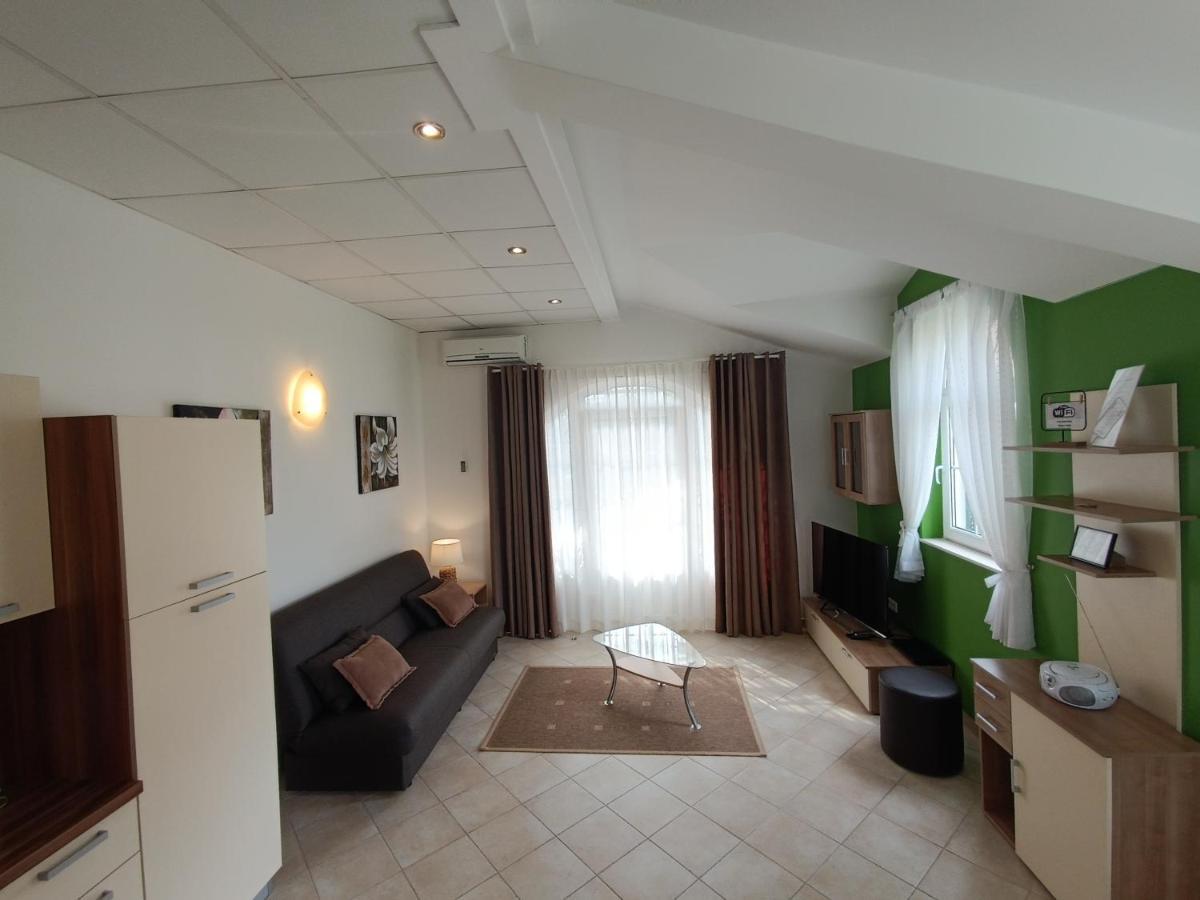 Apartments Lupus Vodice Eksteriør bilde