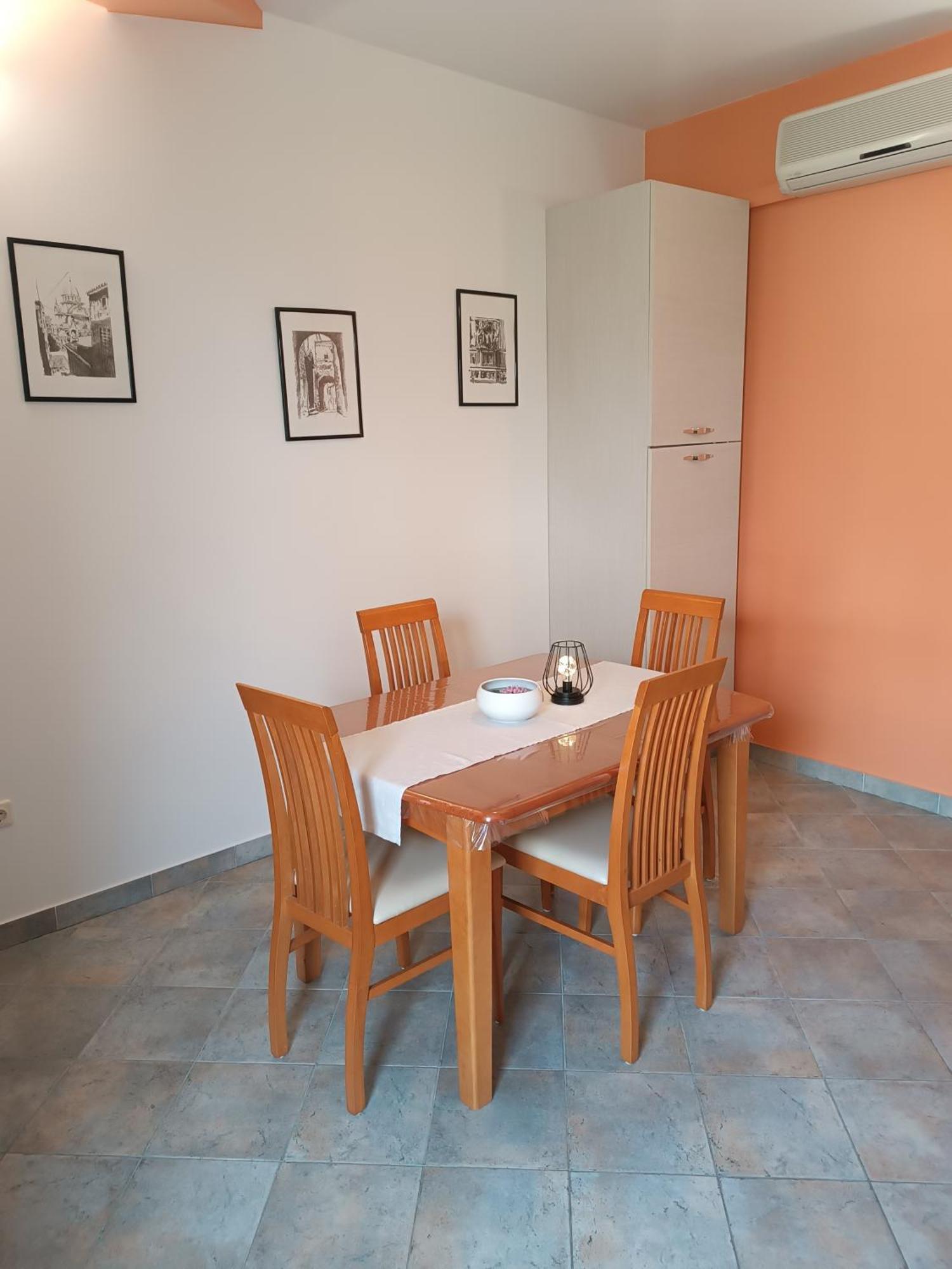 Apartments Lupus Vodice Eksteriør bilde